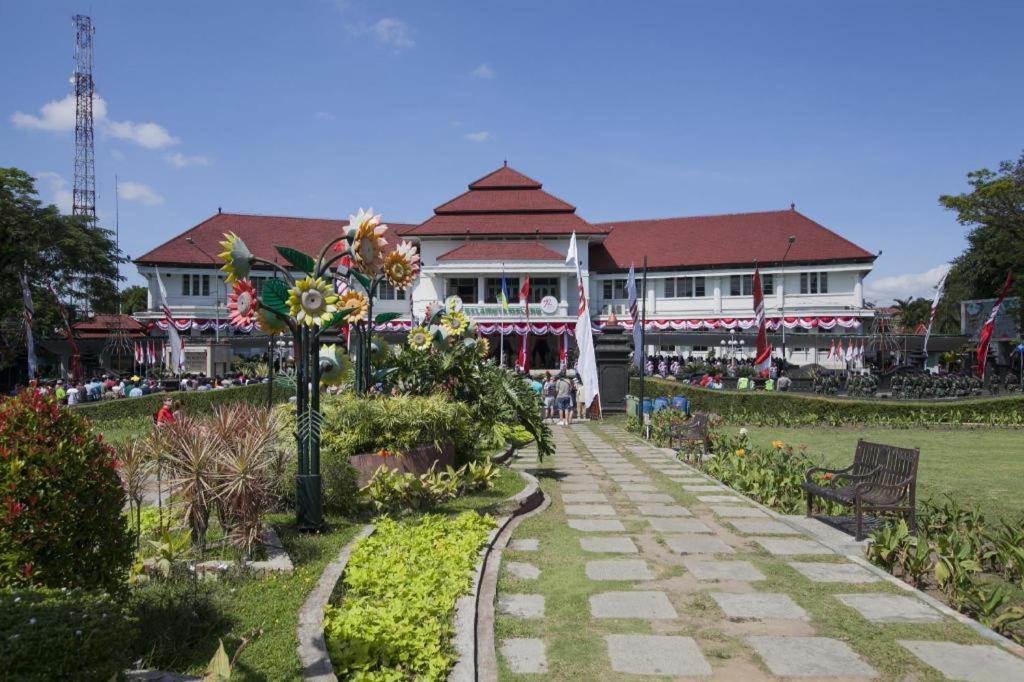 Sawojajar Inn Malang Kültér fotó