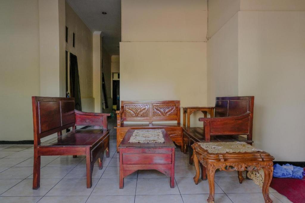 Sawojajar Inn Malang Kültér fotó